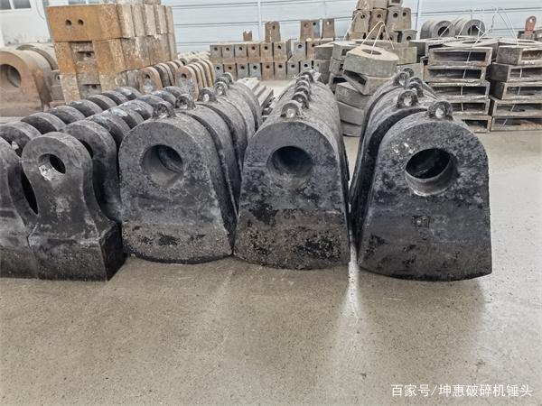 破碎機(jī)錘頭廠家:春節(jié)臨近,你囤耐磨錘頭了嗎?