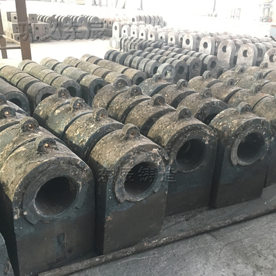 錘式破碎機錘頭在結構設計上也需要美觀大方,杜絕粗制劣造